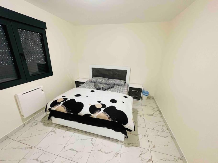 Ferienwohnung Masion Belle Vue Sarcelles Exterior foto